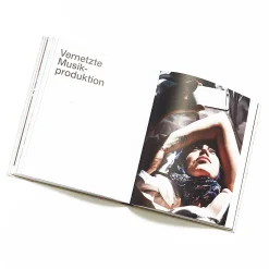 Shop Electronic Beats Buch Women Print & Magazines|Print & Magazines